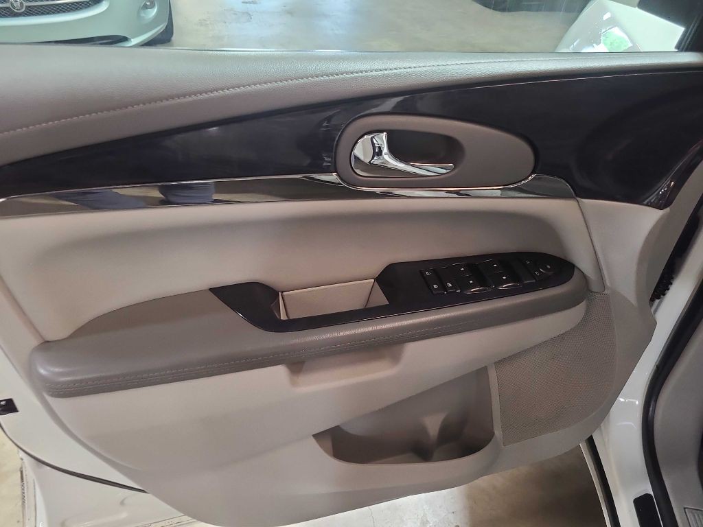 2015 Buick Enclave Image 34