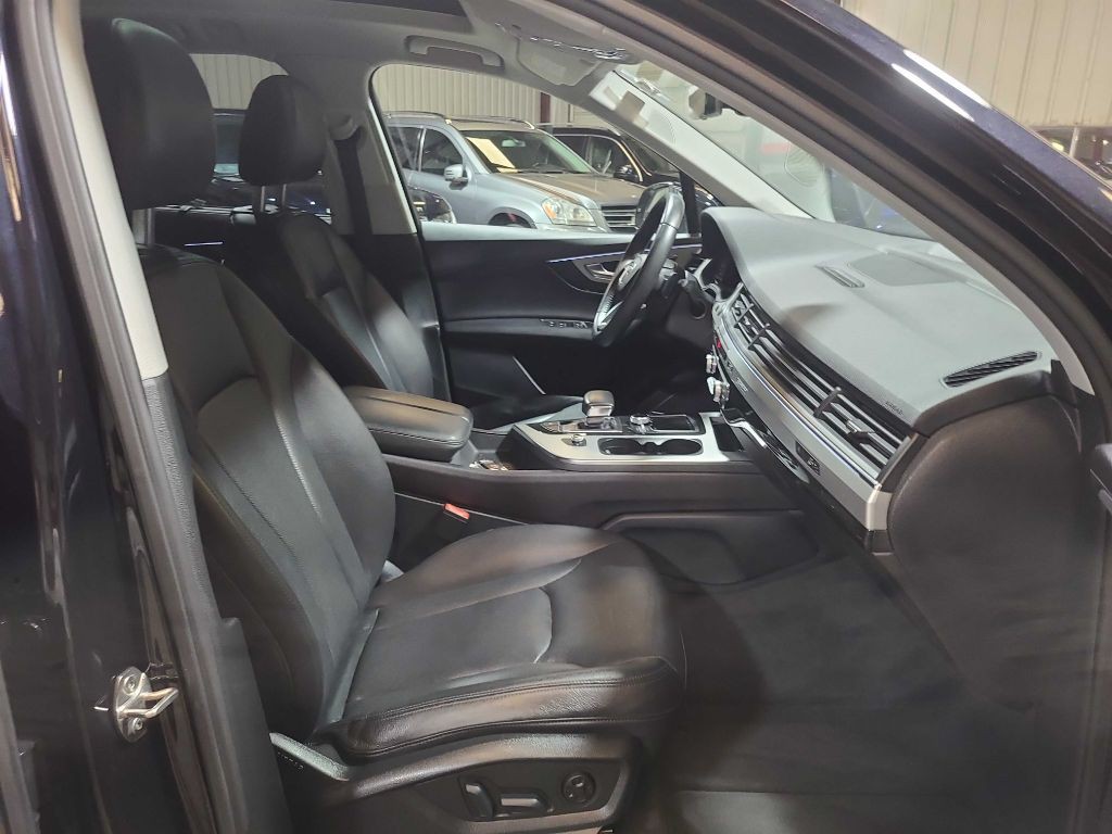 2019 Audi Q7 Image 30