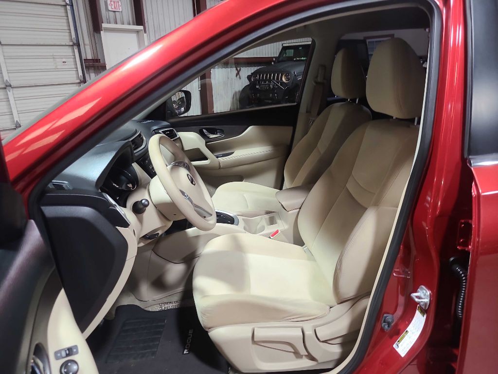 2015 Nissan Rogue Image 18