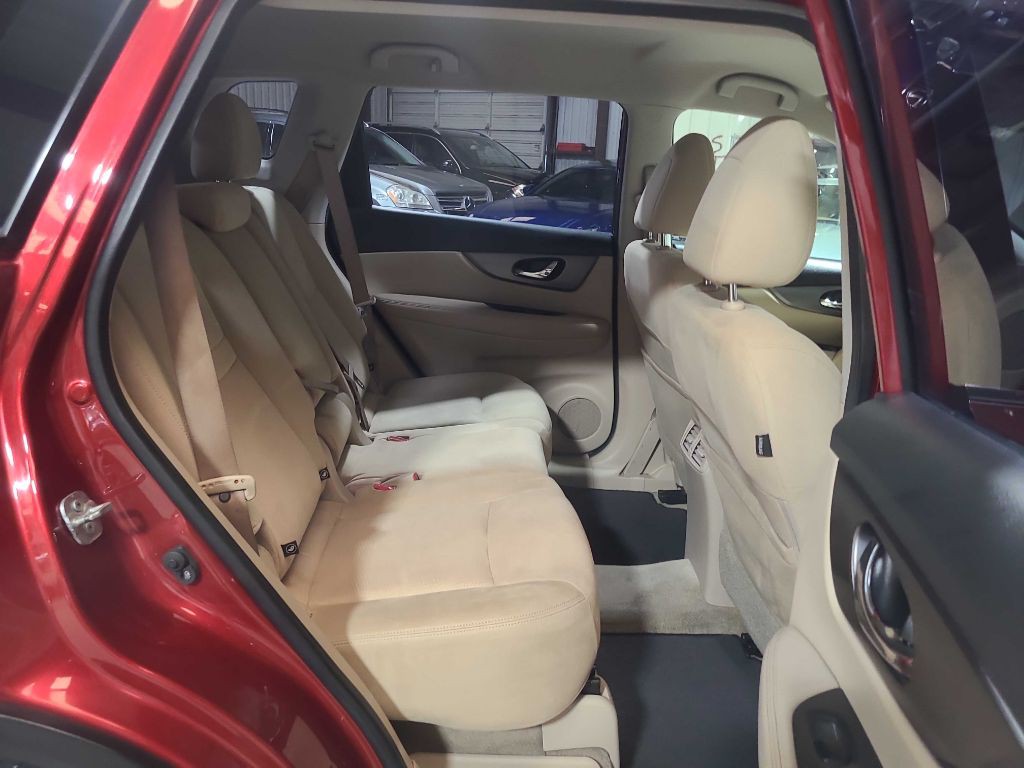 2015 Nissan Rogue Image 24