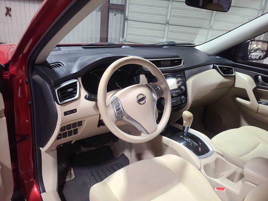 2015 Nissan Rogue Image 28