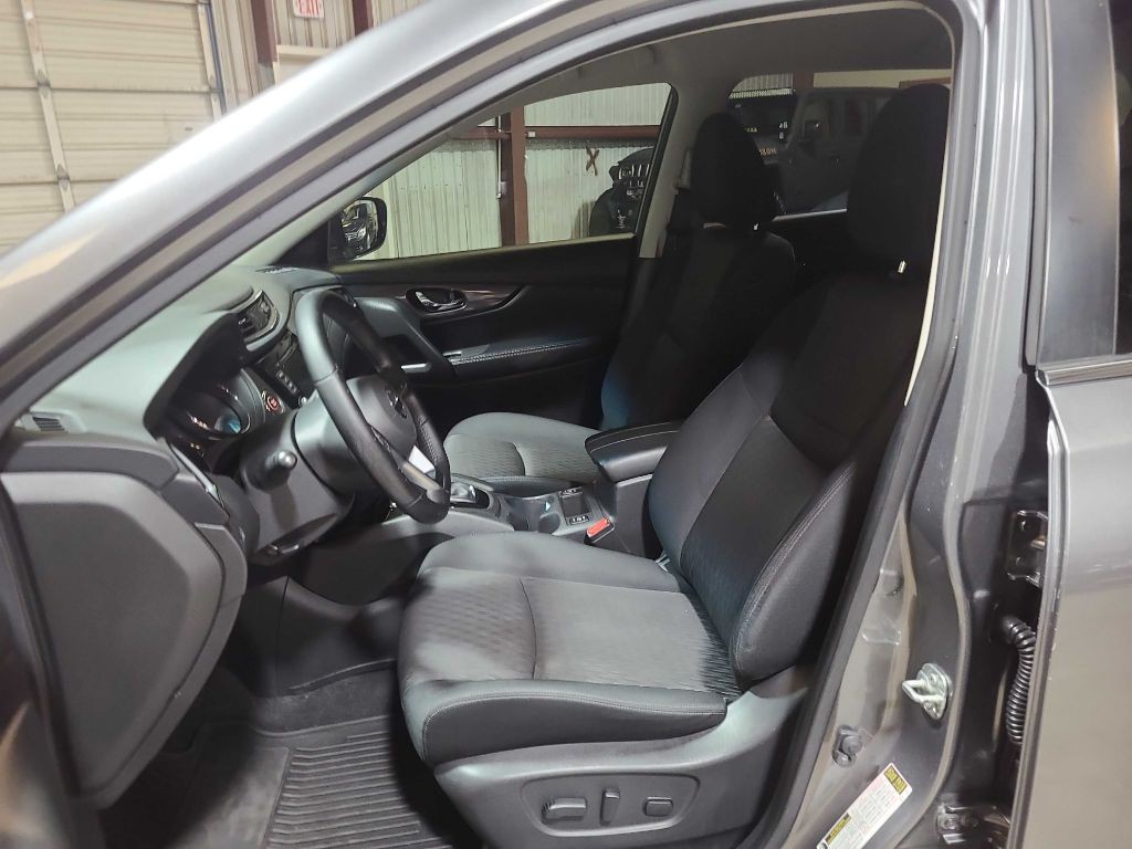 2020 Nissan Rogue Image 18