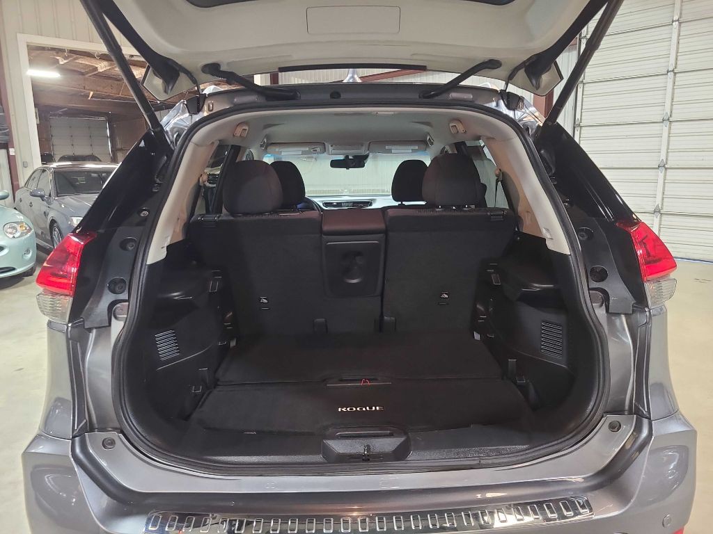 2020 Nissan Rogue Image 21