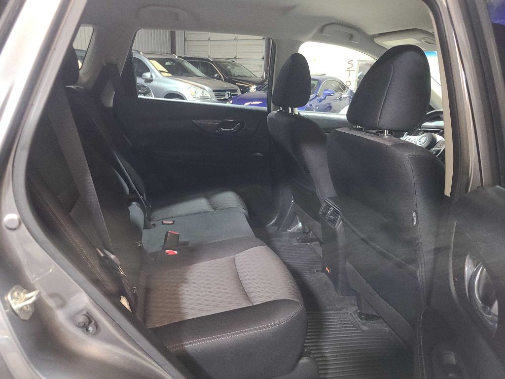 2020 Nissan Rogue Image 24