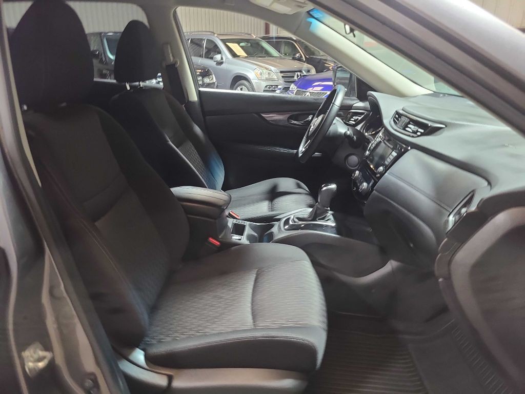 2020 Nissan Rogue Image 26