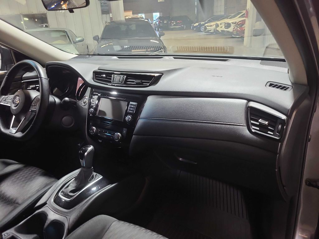 2020 Nissan Rogue Image 27
