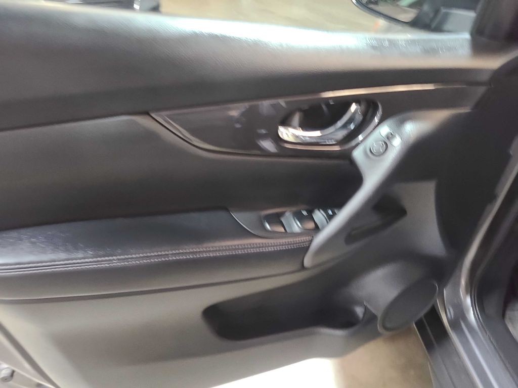 2020 Nissan Rogue Image 29