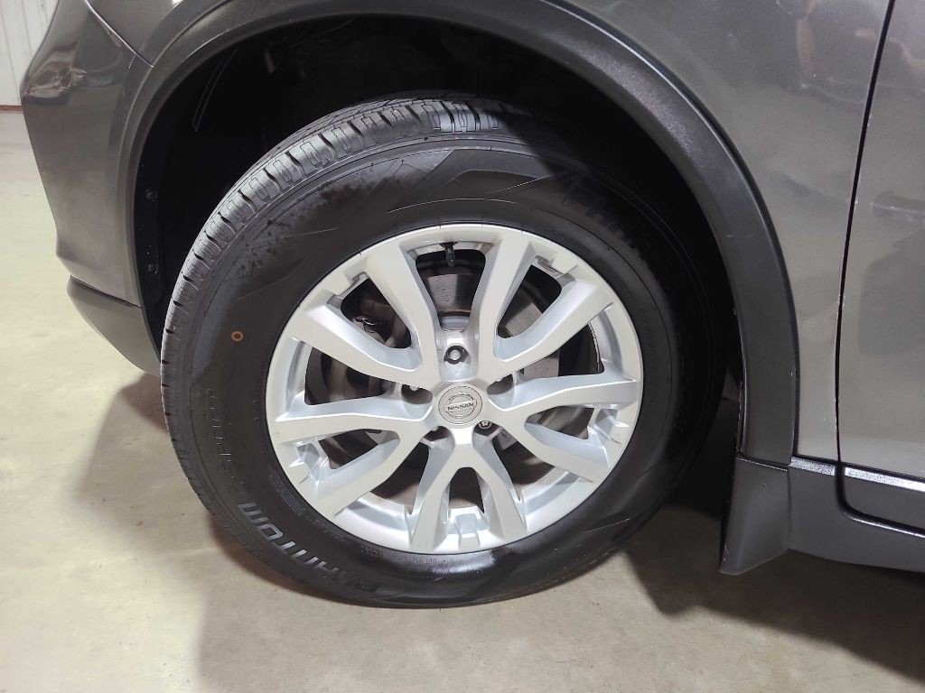 2020 Nissan Rogue Image 40