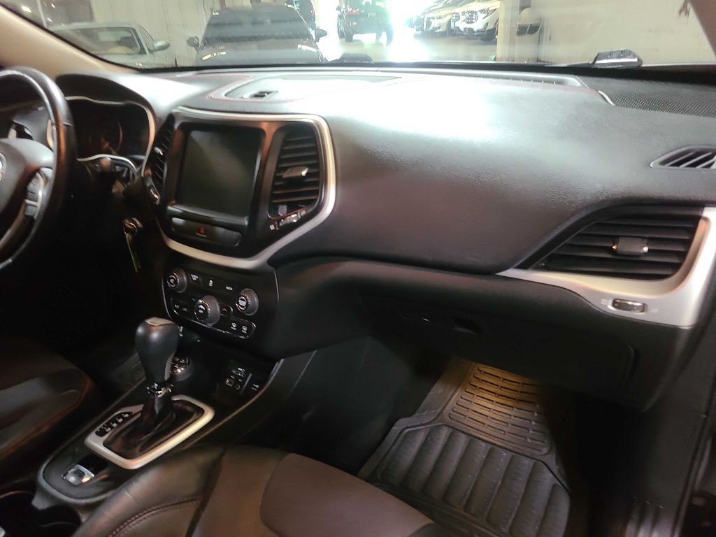 2014 Jeep Cherokee Image 28