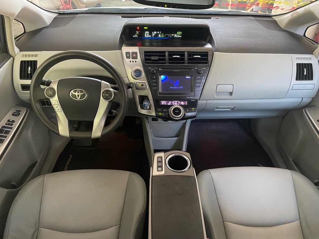 2012 Toyota Prius Image 7