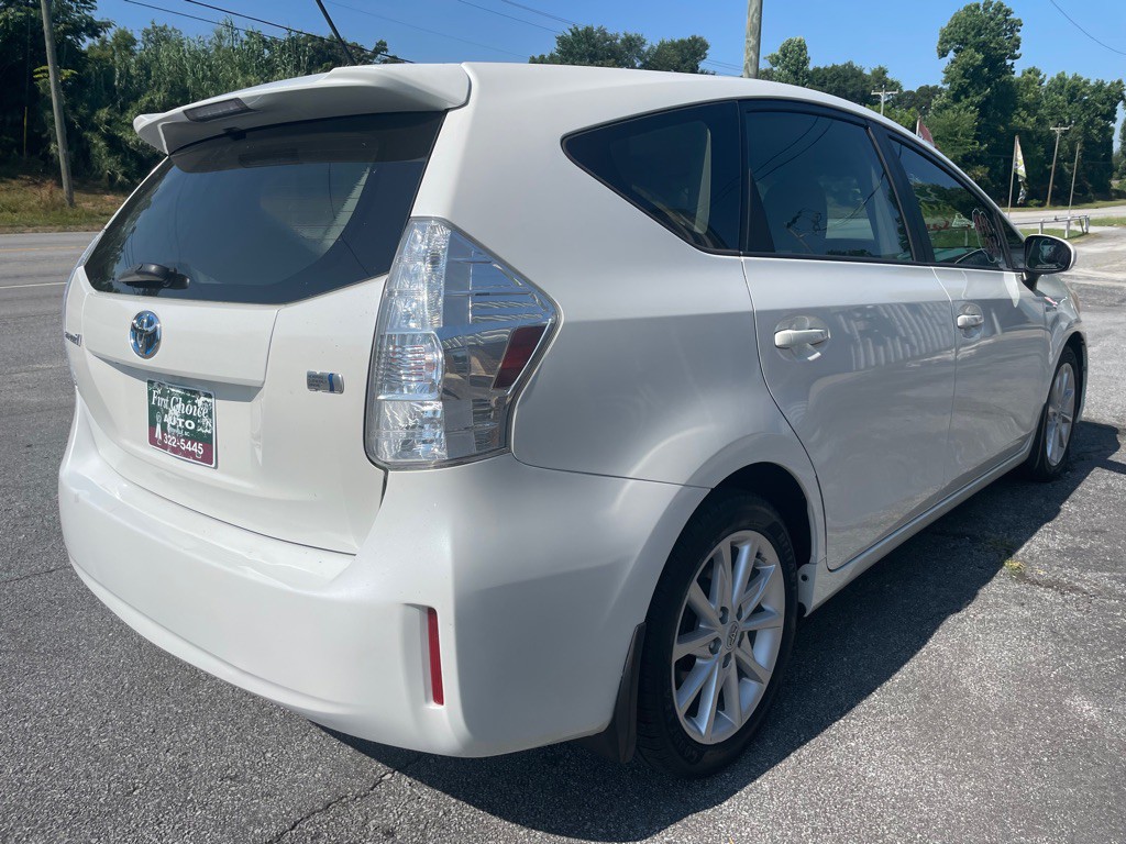 2012 Toyota Prius Image 10