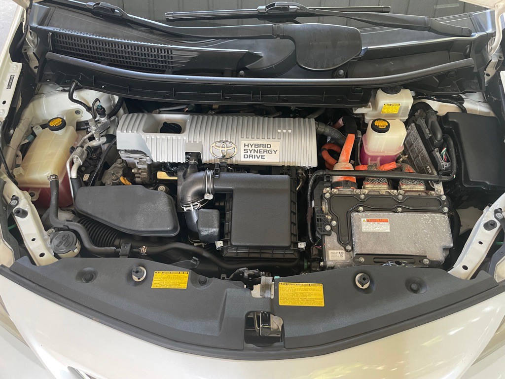 2012 Toyota Prius Image 14