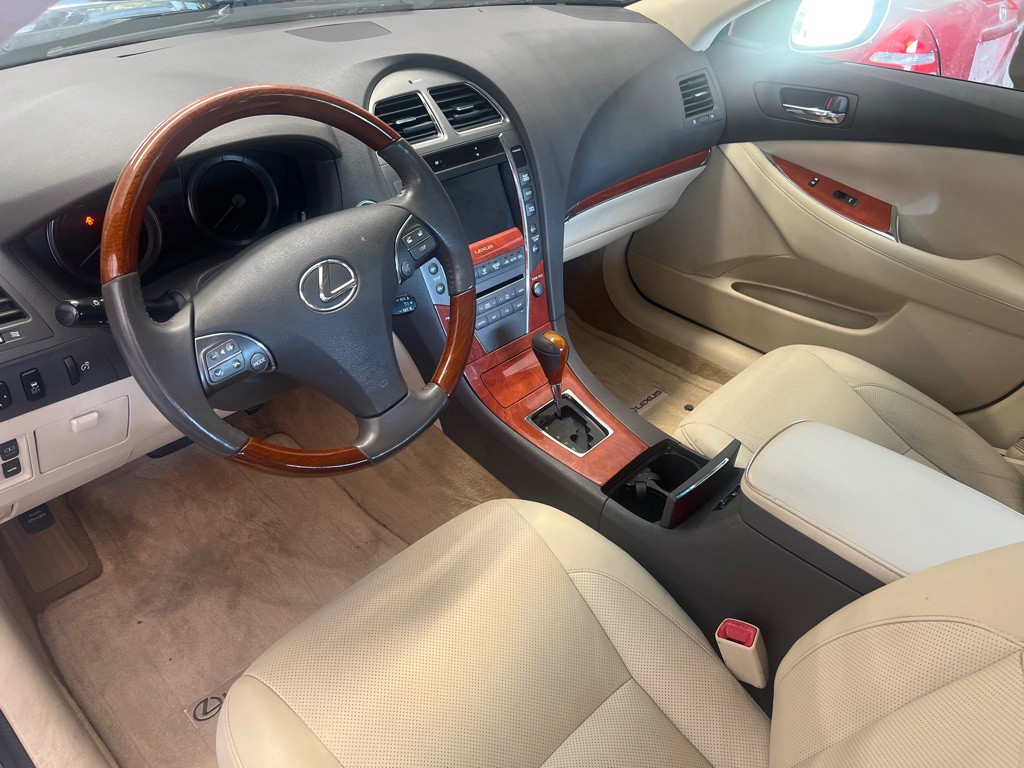 2011 Lexus ES 350 Image 5
