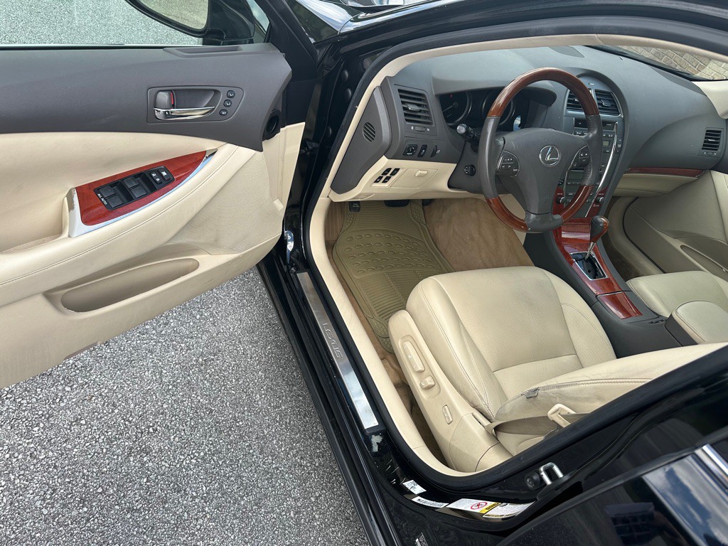 2010 Lexus ES 350 Image 5
