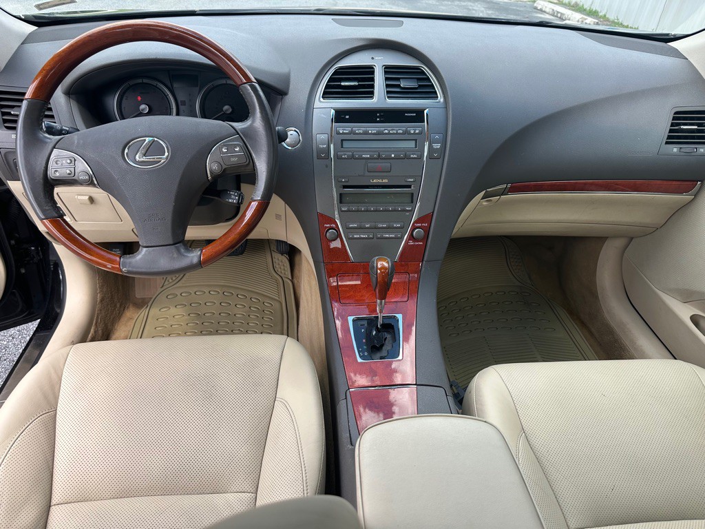2010 Lexus ES 350 Image 6