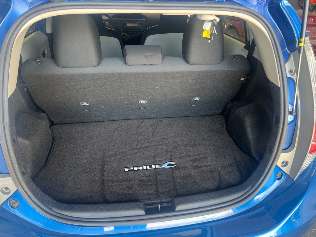 2013 Toyota Prius Image 9