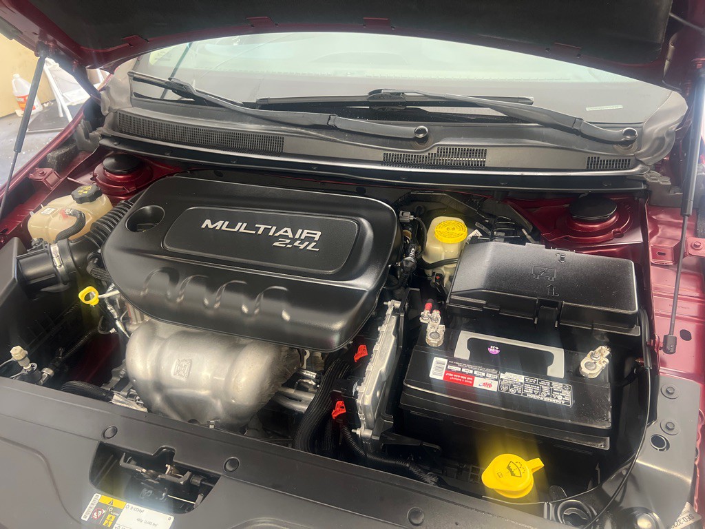 2017 Chrysler 200 Image 13