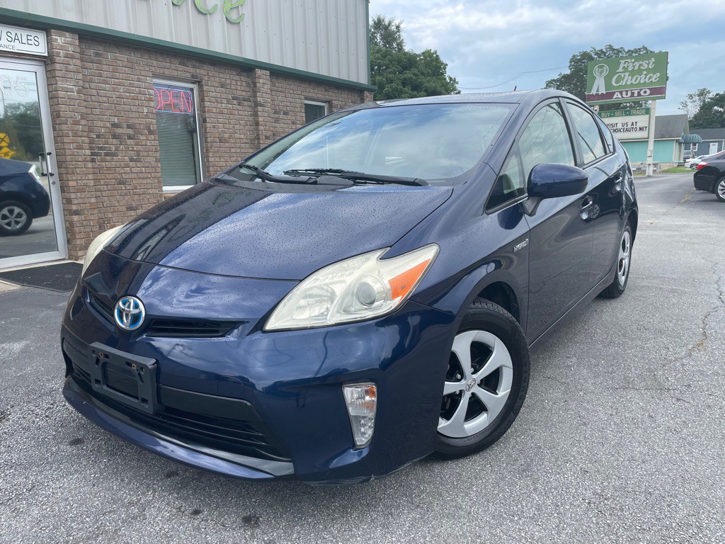 2013 Toyota Prius Image 2