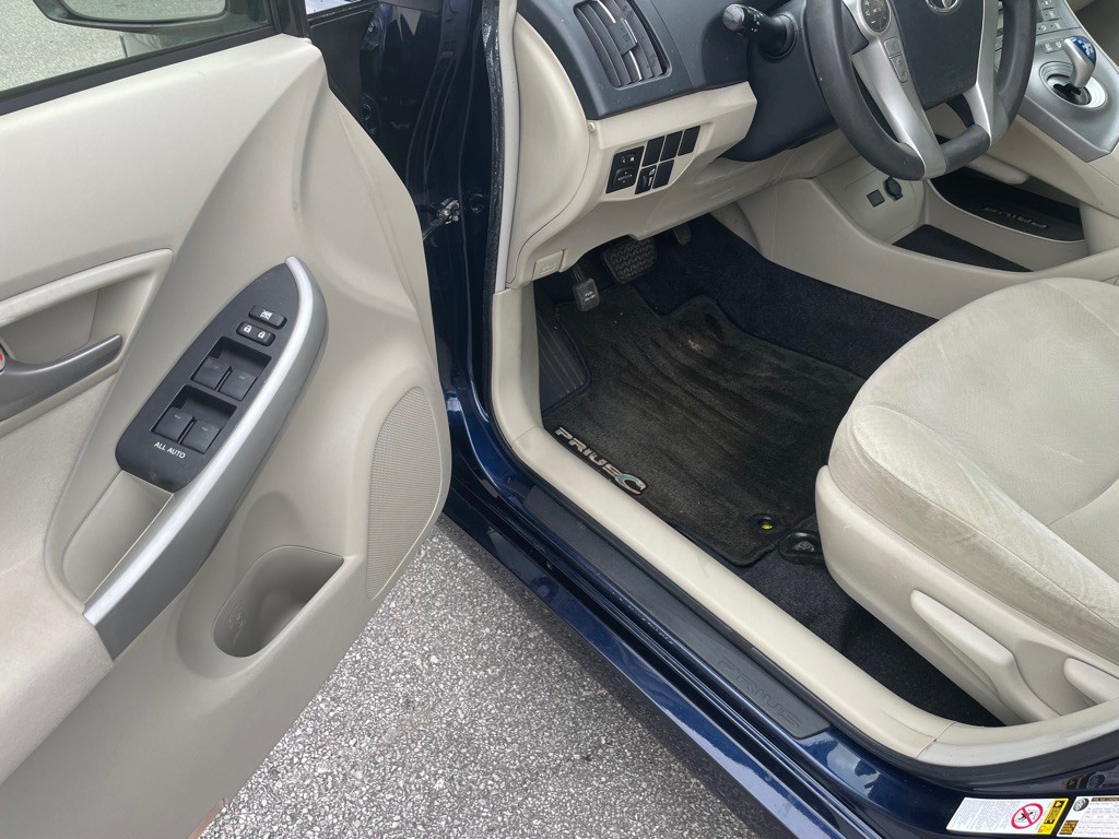 2013 Toyota Prius Image 5