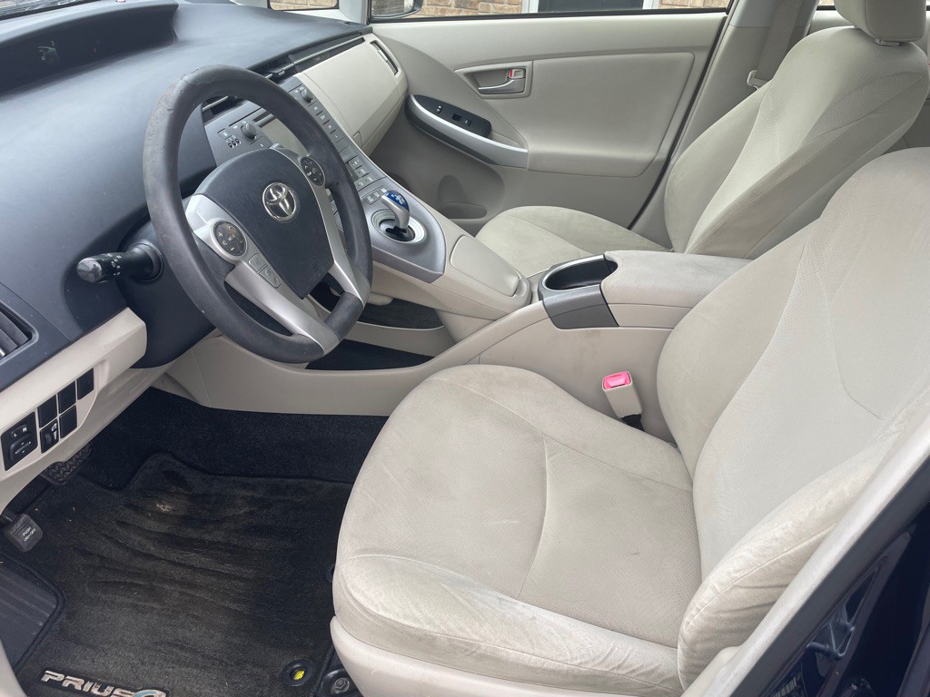 2013 Toyota Prius Image 6