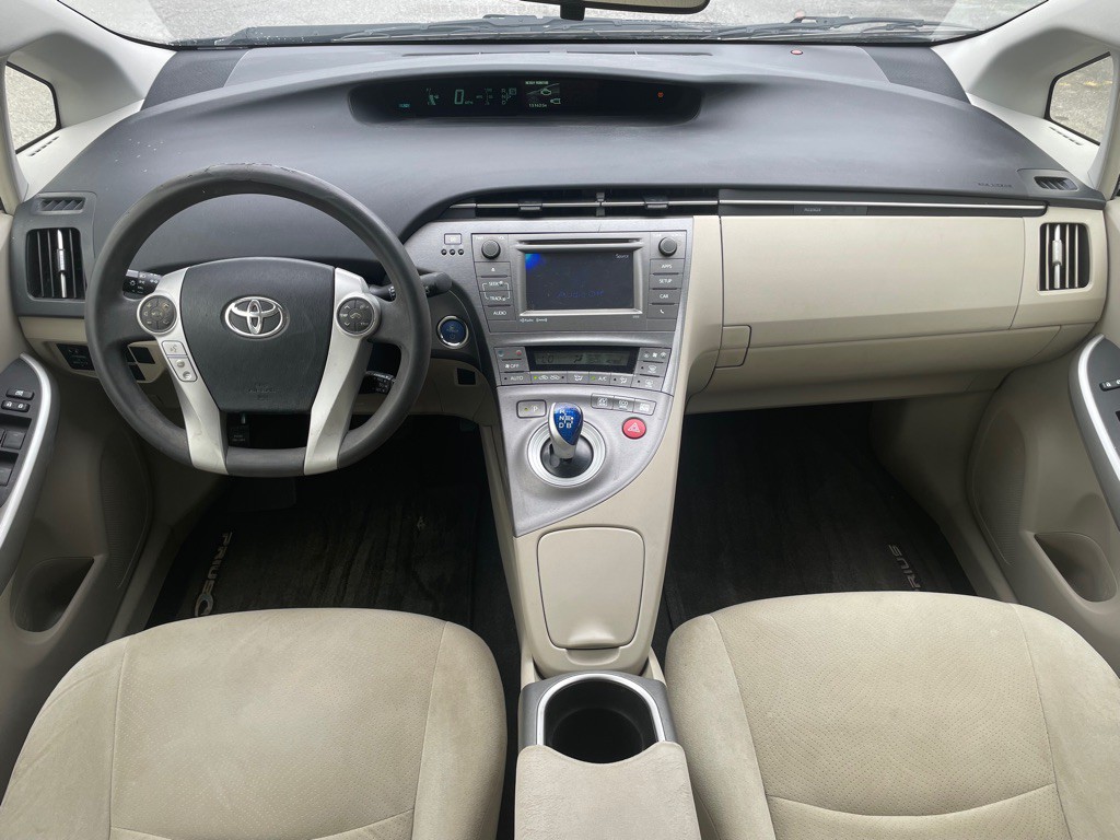 2013 Toyota Prius Image 7