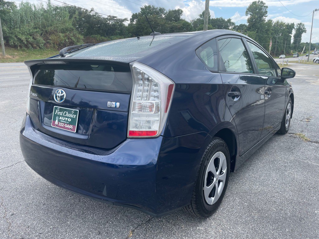 2013 Toyota Prius Image 10