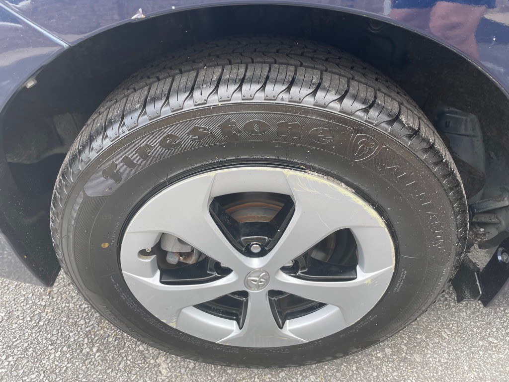 2013 Toyota Prius Image 13