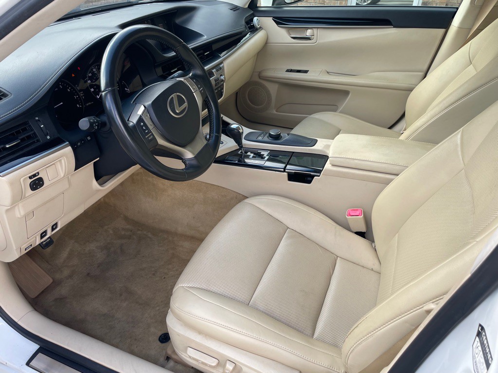2015 Lexus ES 350 Image 6