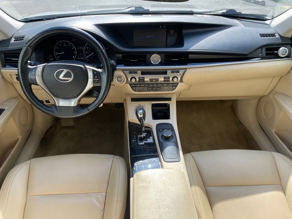 2015 Lexus ES 350 Image 7