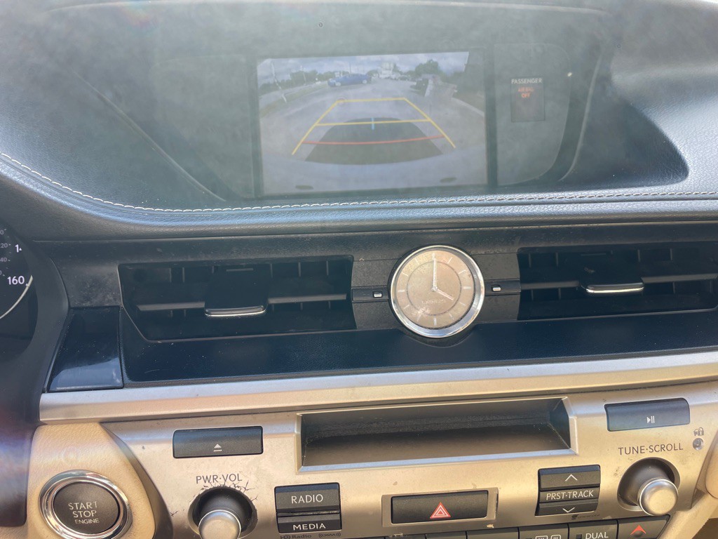 2015 Lexus ES 350 Image 8