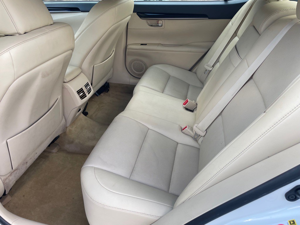 2015 Lexus ES 350 Image 10