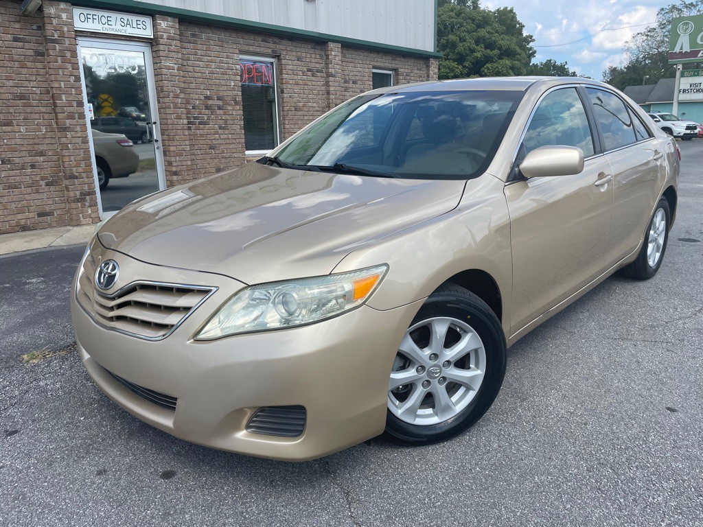 2011 Toyota Camry Image 2