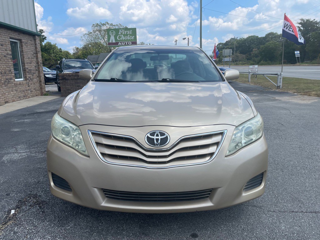 2011 Toyota Camry Image 3