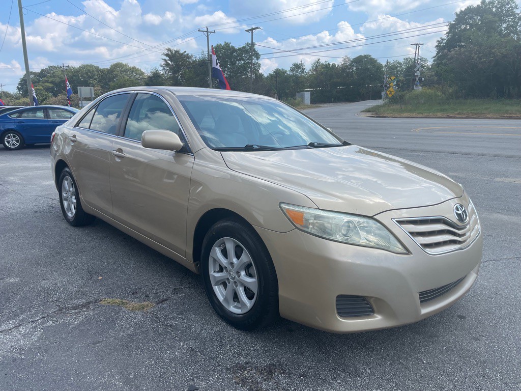 2011 Toyota Camry Image 4