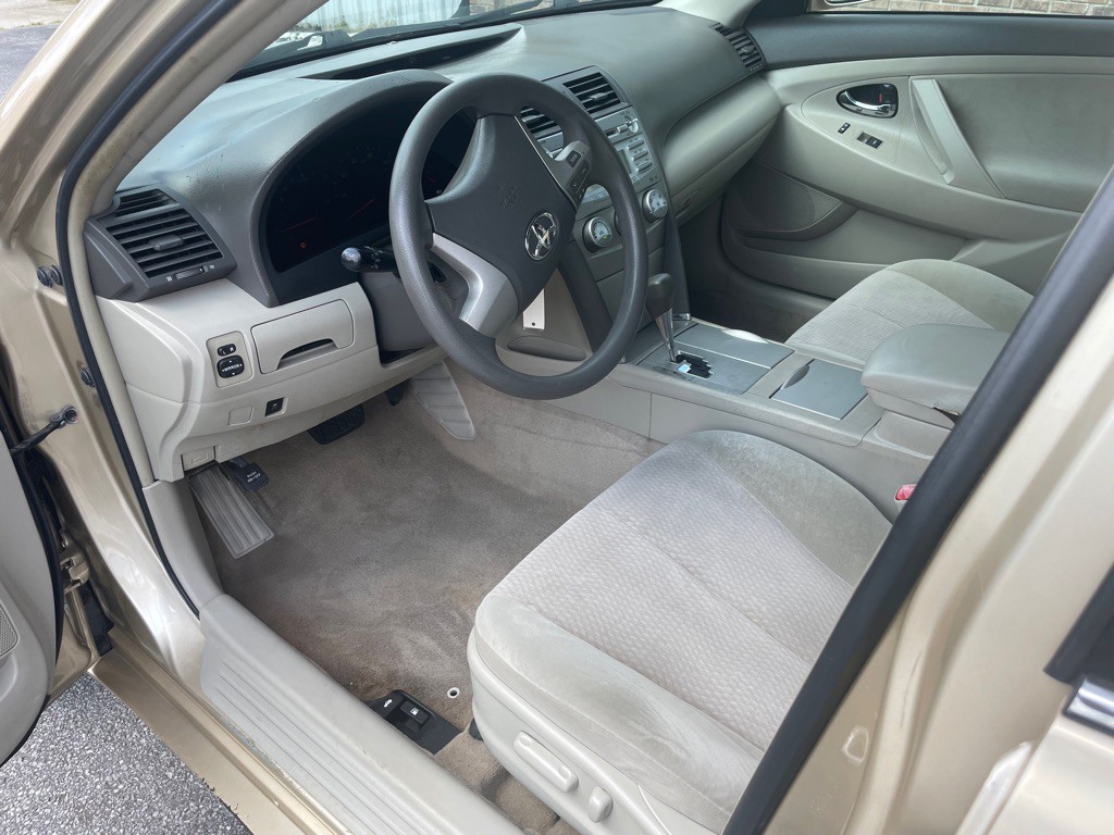 2011 Toyota Camry Image 6