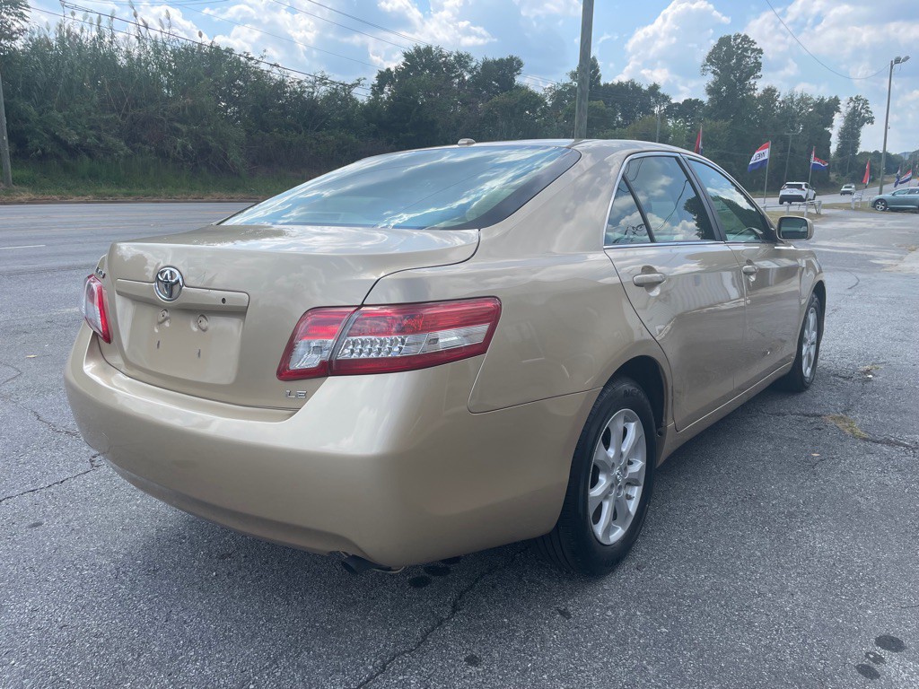 2011 Toyota Camry Image 10
