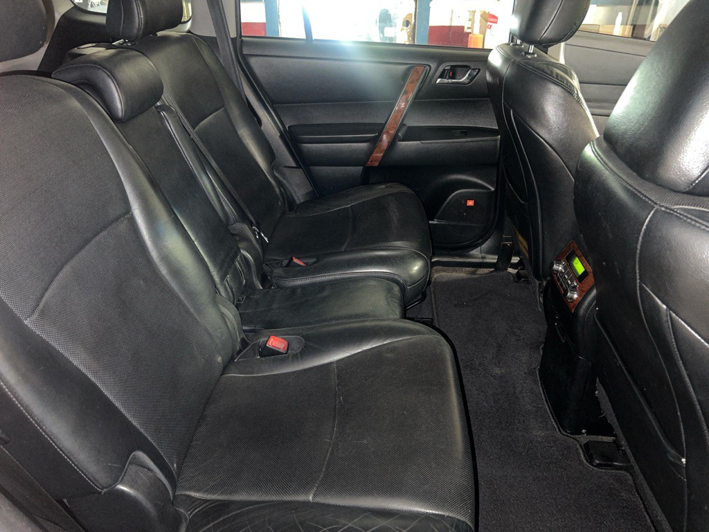2013 Toyota Highlander Image 14