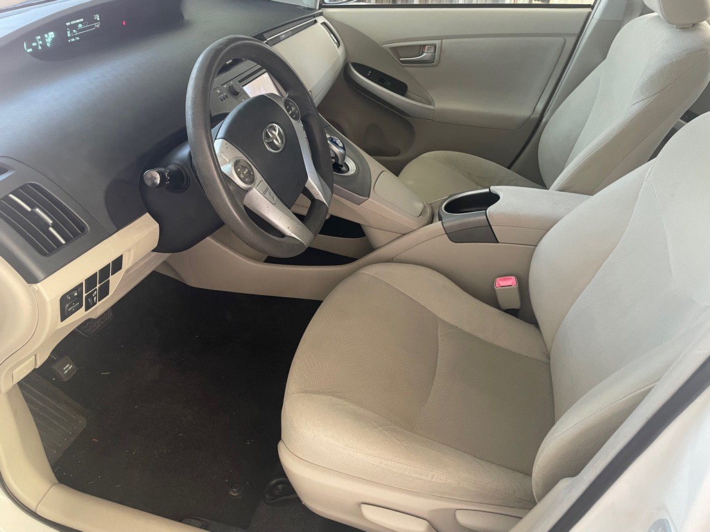 2013 Toyota Prius Image 6