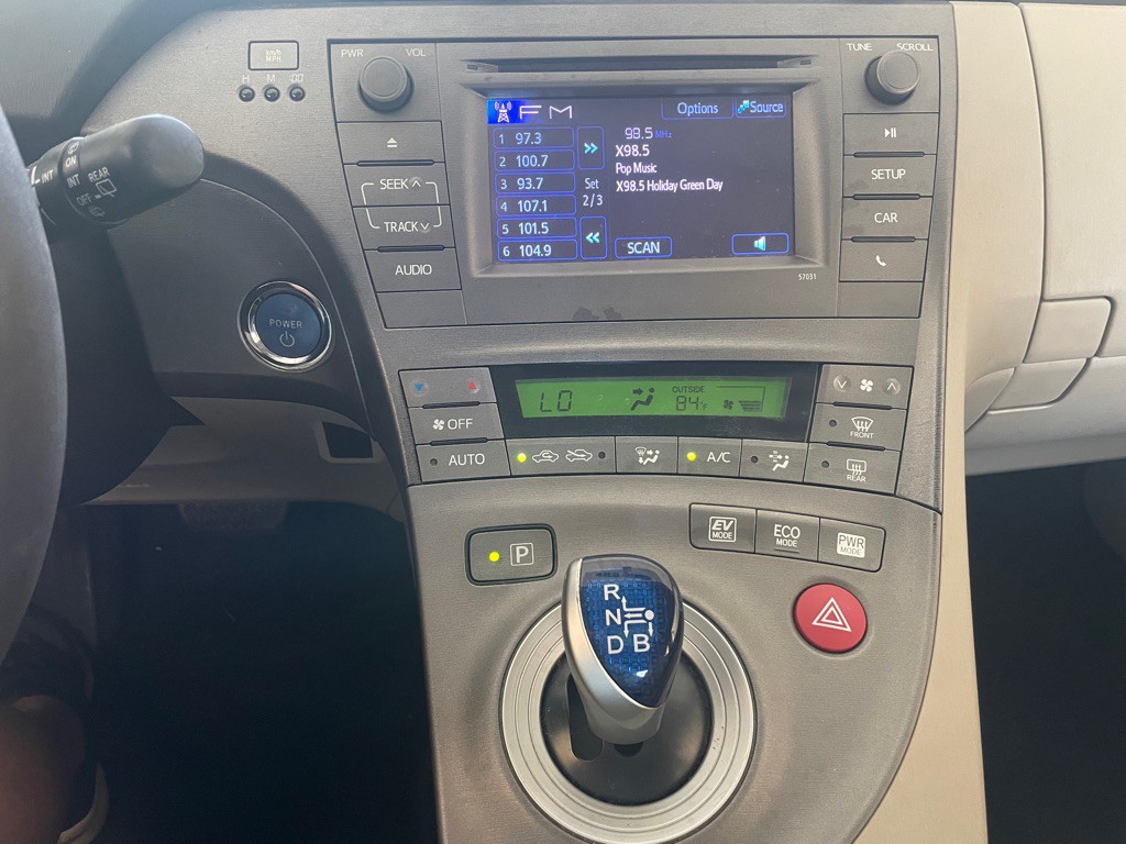 2013 Toyota Prius Image 8