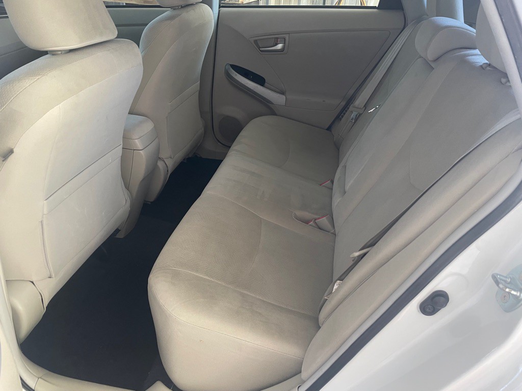 2013 Toyota Prius Image 9