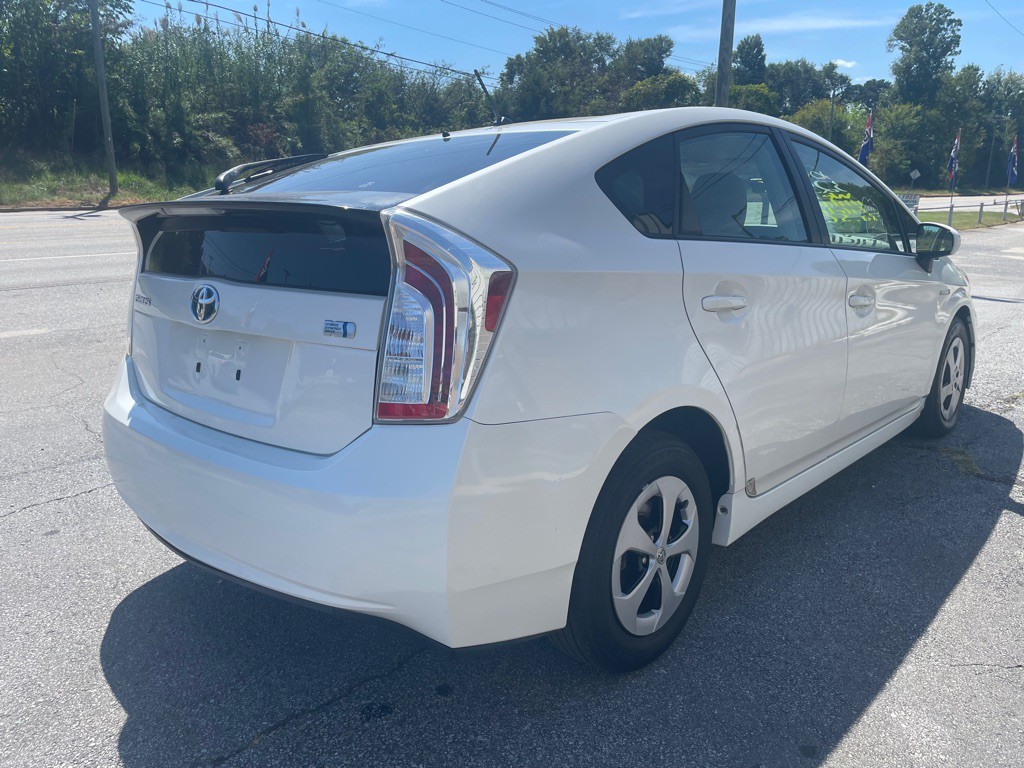 2013 Toyota Prius Image 10