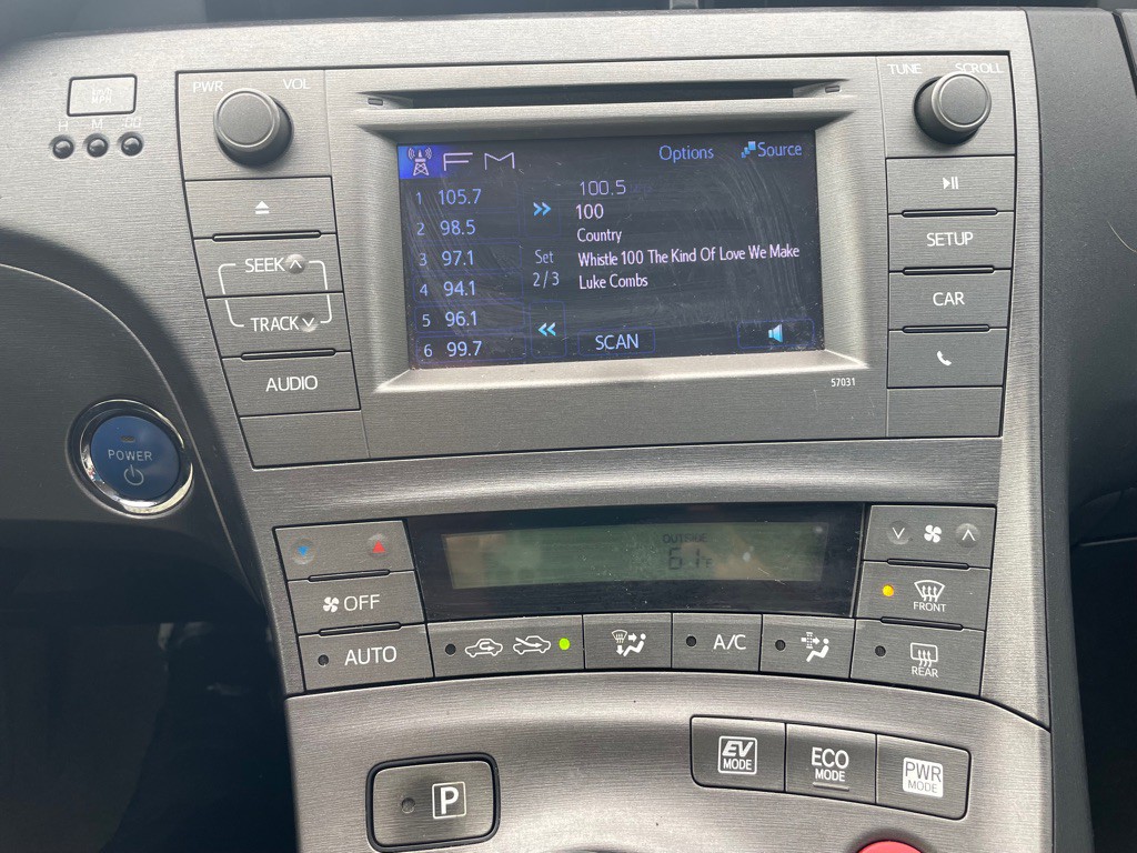 2013 Toyota Prius Image 8