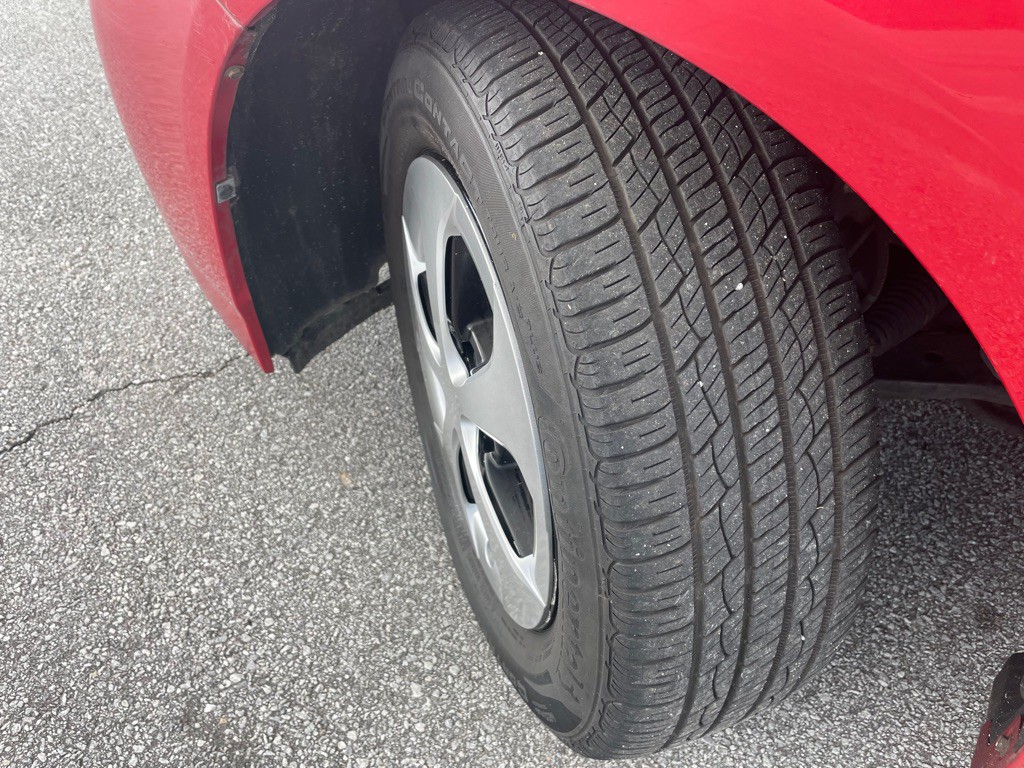 2013 Toyota Prius Image 12