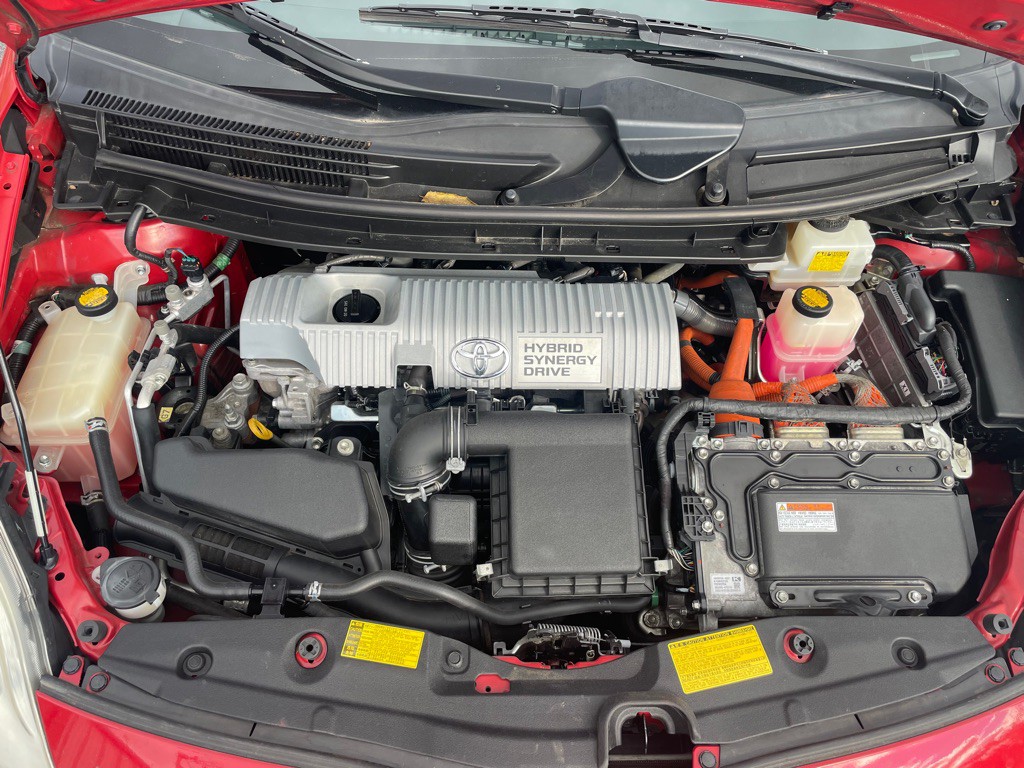 2013 Toyota Prius Image 14