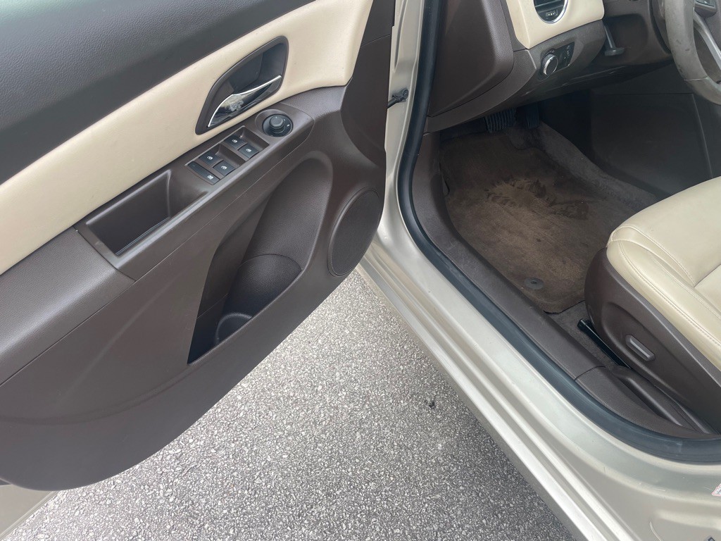 2014 Chevrolet Cruze Image 5