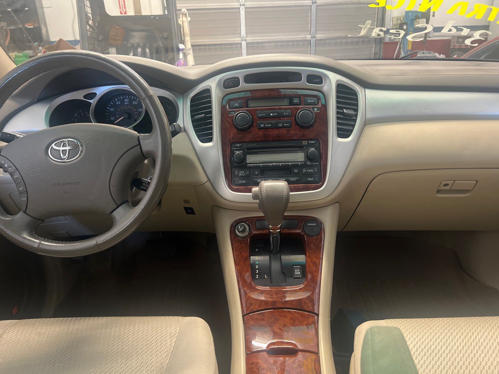 2005 Toyota Highlander Image 8