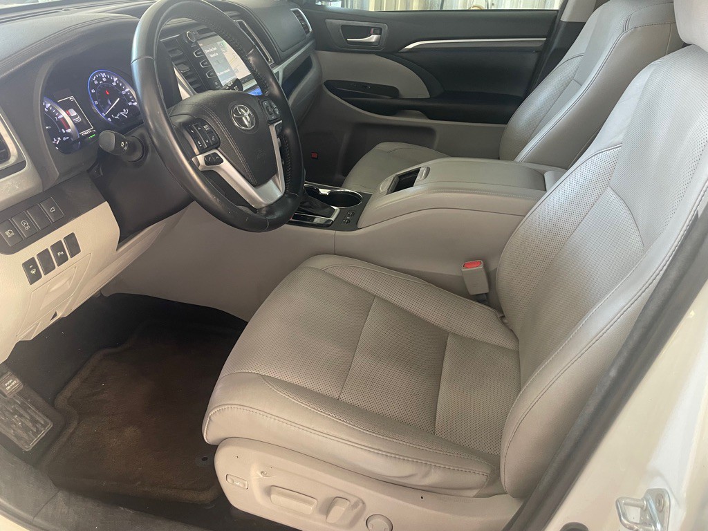 2018 Toyota Highlander Image 6