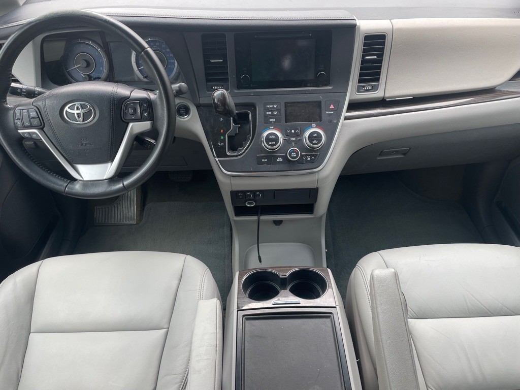 2018 Toyota Highlander Image 24