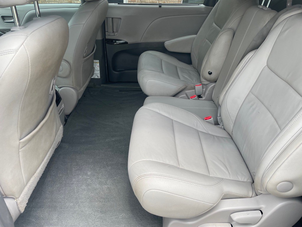 2018 Toyota Highlander Image 27