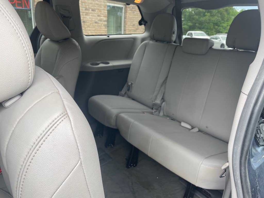 2018 Toyota Highlander Image 28
